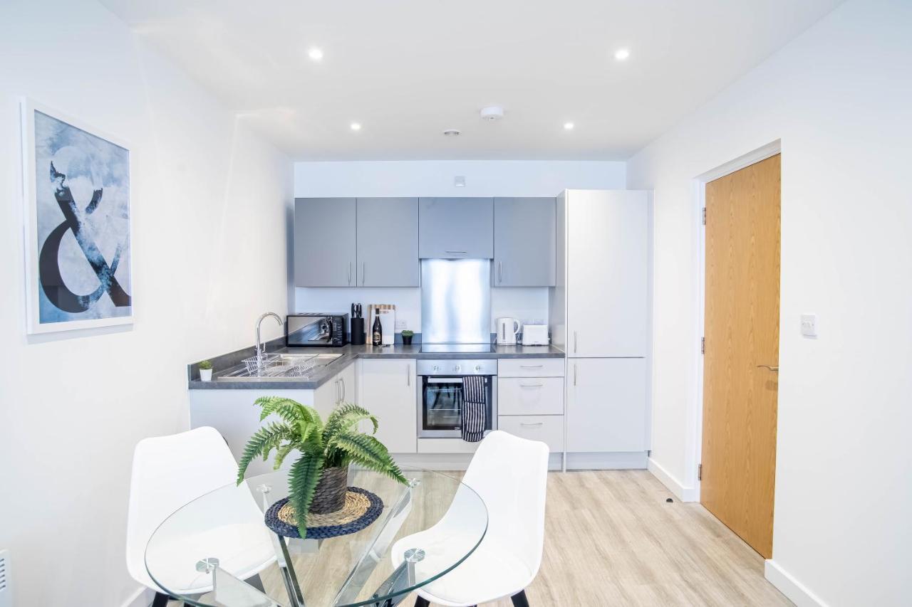 Luxury Apartments Available Next To Train Station - The Wallgate Apartments Wigan - Free Parking Ngoại thất bức ảnh