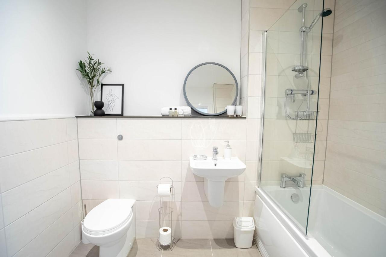 Luxury Apartments Available Next To Train Station - The Wallgate Apartments Wigan - Free Parking Ngoại thất bức ảnh